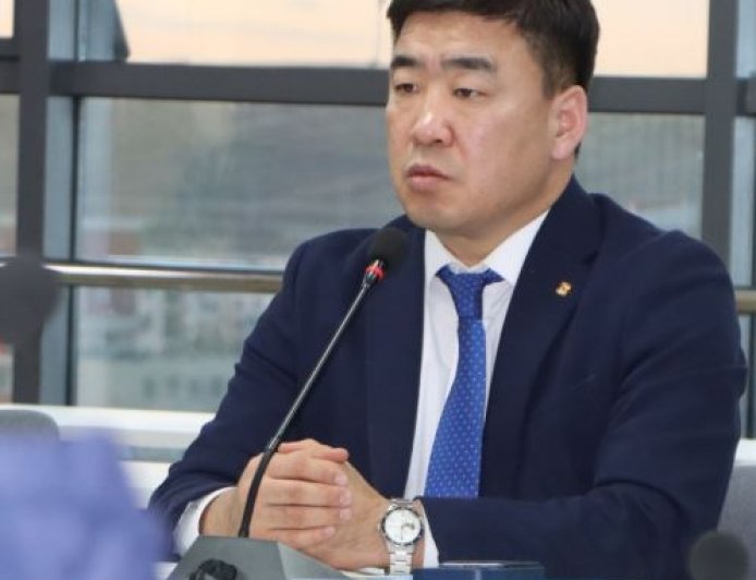 ХХААХҮ-ийн сайд Ц.Идэрбат: Тариаланчдын урамшуулал, шатахууны хангамж, зээлийн "Хар жагсаалт"-ыг шийдвэрлэж, хөнгөлөлттэй зээлийг шуурхай олгоно